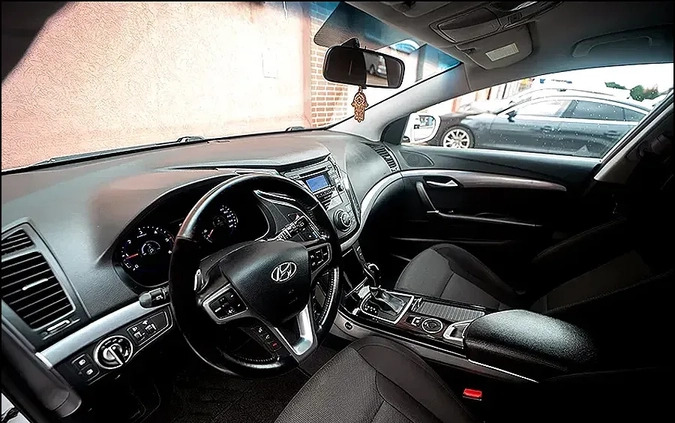 Hyundai i40 cena 36999 przebieg: 218000, rok produkcji 2013 z Elbląg małe 667